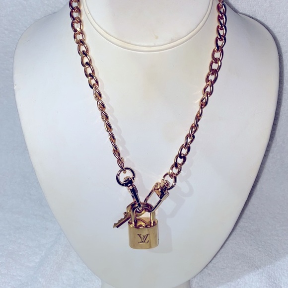 Louis Vuitton Lock and Key #323 Necklace - Picture 8 of 14